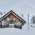Mokry śnieg waży jak beton: jak zapobiec zawaleniu się dachu pod jego metrową warstwą? mokry-snieg-wazy-jak-beton-jak-zapobiec-zawaleniu-sie-dachu.jpg